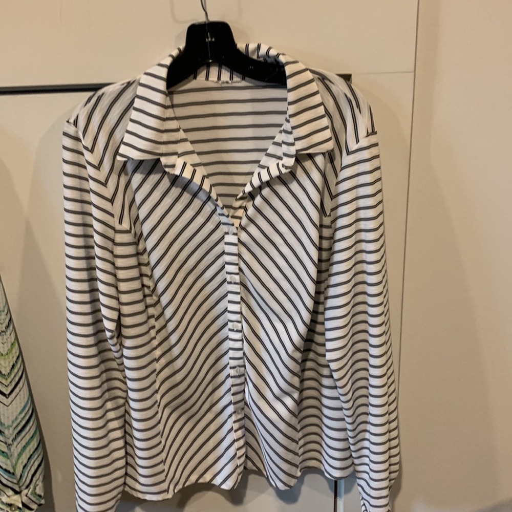 Blouse bundle - Picture 3 of 4
